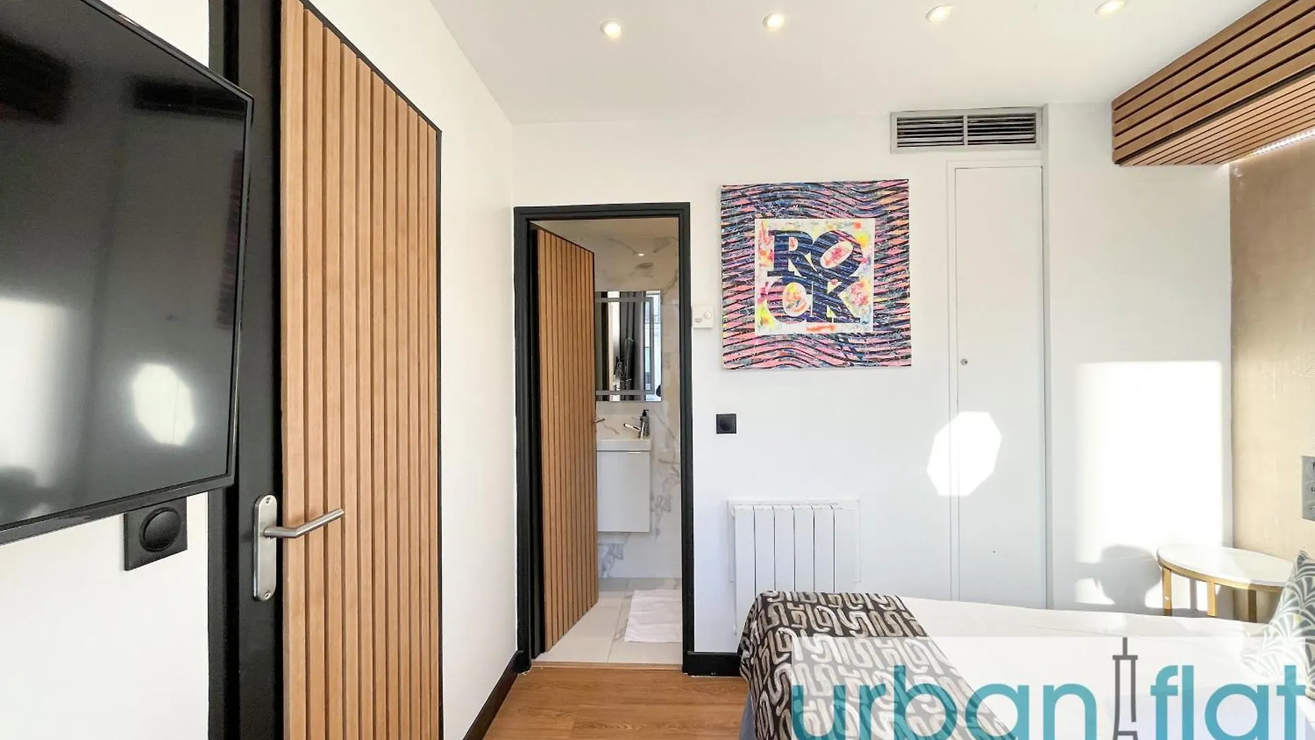 Urban Flat 128 - Beautiful 4 Bdr Flat Champs-Elysees Paris France