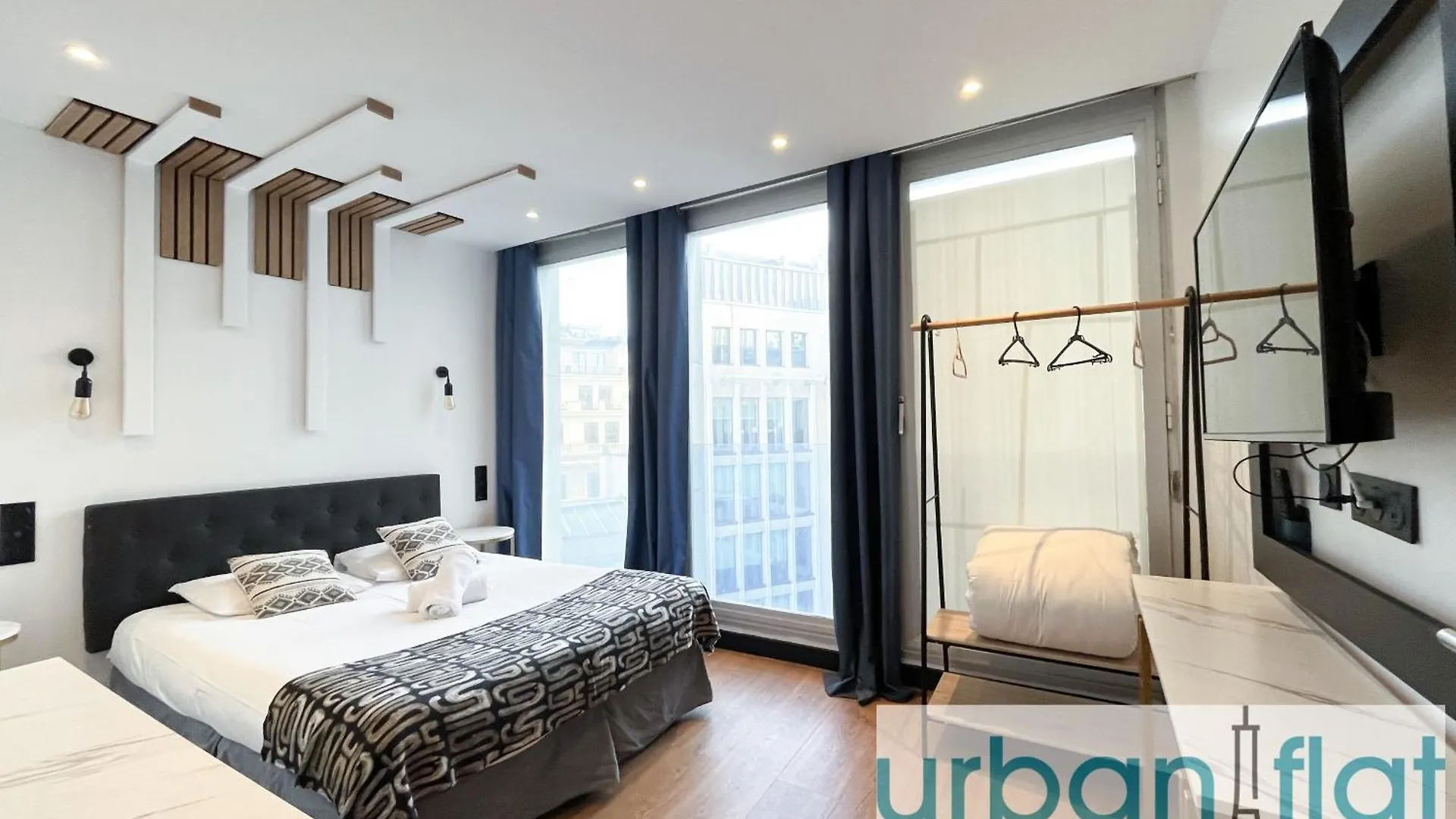 Apartment Urban Flat 128 - Beautiful 4 Bdr Flat Champs-Elysees Paris France